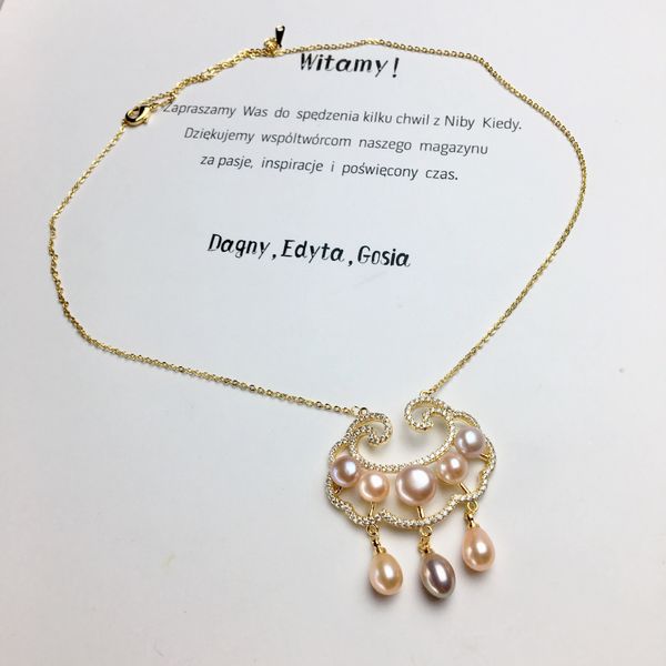 factory direct selling natural freshwater pearl copper lock pendant fashion retro gold injection color accessories handmade necklace jewelry, White
factory direct selling natural freshwater pearl copper lock pendant fashion retro gold injection color accessories handmade necklace jewelry, White