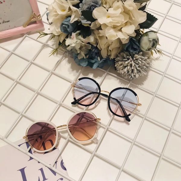 sunglasses fashion children's glasses 8375 round semi metal chaotong street po manufacturers wholesale, White;black
sunglasses fashion children's glasses 8375 round semi metal chaotong street po manufacturers wholesale, White;black