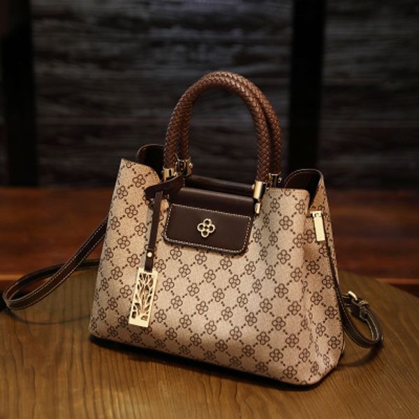 boutique women bag 2020 spring new fashion sild bucket bag ladies printed shoulder handbag messenger tide ladies large
boutique women bag 2020 spring new fashion sild bucket bag ladies printed shoulder handbag messenger tide ladies large