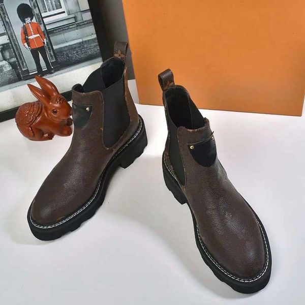 мода кожи звезды женской обуви женщина кожа короткой осень зима лодыжка мода бренд ботинки женщины 01 l23, Black
мода кожи звезды женской обуви женщина кожа короткой осень зима лодыжка мода бренд ботинки женщины 01 l23, Black