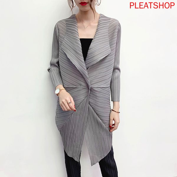 miyake pleat thin coat women's summer new style europe and america elegant one-button loose and plus-sized women's trench coat, Tan;black
miyake pleat thin coat women's summer new style europe and america elegant one-button loose and plus-sized women's trench coat, Tan;black