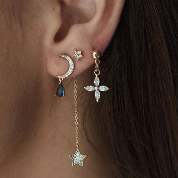 2020 Christmas gift fashion jewelry sparking bling cz paved moon star charm drop tassel Earring for women
2020 Christmas gift fashion jewelry sparking bling cz paved moon star charm drop tassel Earring for women