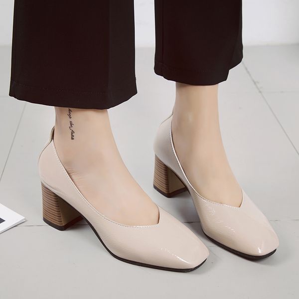 2020 new women's shoes versatile korean british style square head thick heel small shoes medium heel granny, Black
2020 new women's shoes versatile korean british style square head thick heel small shoes medium heel granny, Black