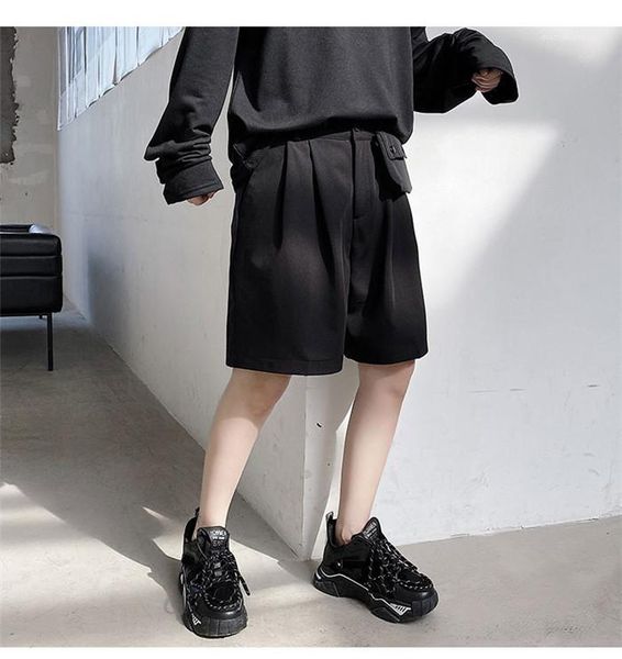 loose short summer designer solid color button wide leg teenagers sports knee length pants males street style clothes mens belt bag, White;black
loose short summer designer solid color button wide leg teenagers sports knee length pants males street style clothes mens belt bag, White;black