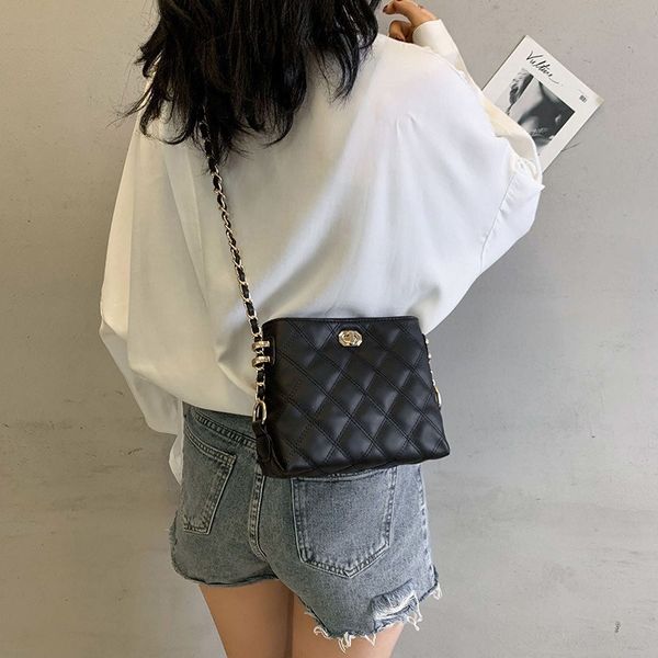 cross body high-grade bag women 2021 wave fashion messenger female wild ins european and american
cross body high-grade bag women 2021 wave fashion messenger female wild ins european and american
