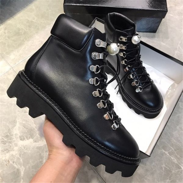 solid leather boots cross straps shoes rubber gear non-slip shoes platform heighten 2020 casual all-match women boots, Black
solid leather boots cross straps shoes rubber gear non-slip shoes platform heighten 2020 casual all-match women boots, Black