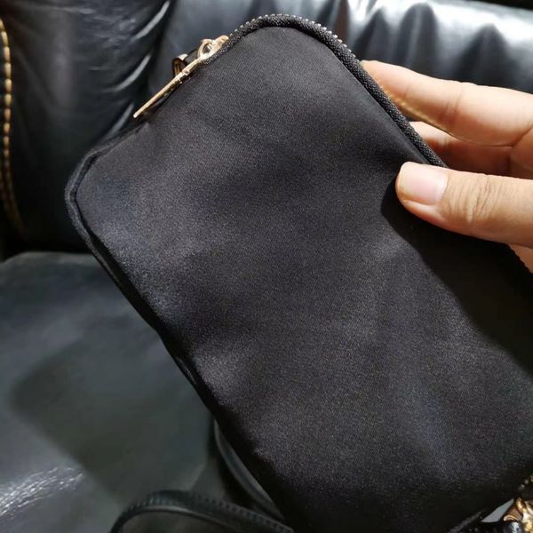 new miuccia re-edition 2005 hobo bags plain for women fashion bag large capacity m43514 women shows shoulder totes handbags handles messenge, Black
new miuccia re-edition 2005 hobo bags plain for women fashion bag large capacity m43514 women shows shoulder totes handbags handles messenge, Black