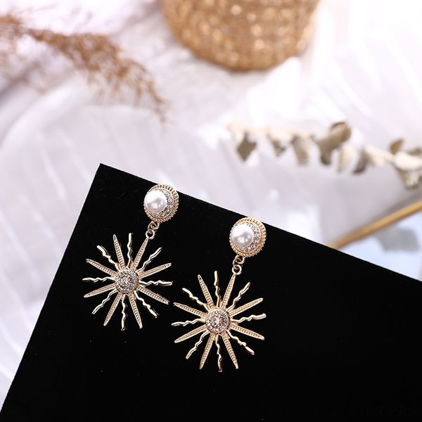 biab4 925 silver needle apollo personalized creative flash diamond silver needle korean stone pearl earrings pearl earrings trendy nightclub
biab4 925 silver needle apollo personalized creative flash diamond silver needle korean stone pearl earrings pearl earrings trendy nightclub