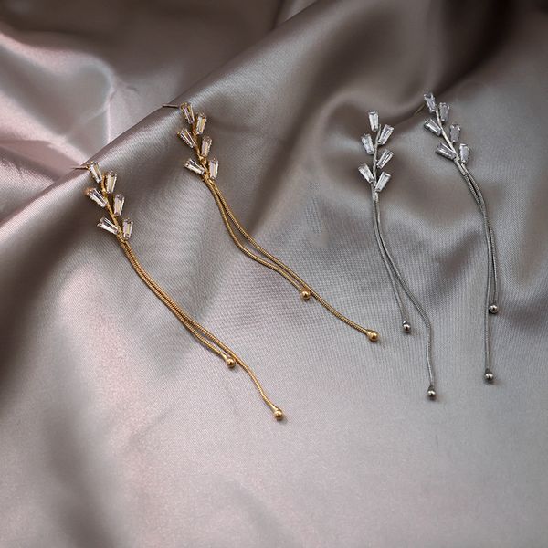 2020 new arrival crystal vintage plant women dangle earrings leaf fringed zircon long earrings drop jewelry, Silver
2020 new arrival crystal vintage plant women dangle earrings leaf fringed zircon long earrings drop jewelry, Silver