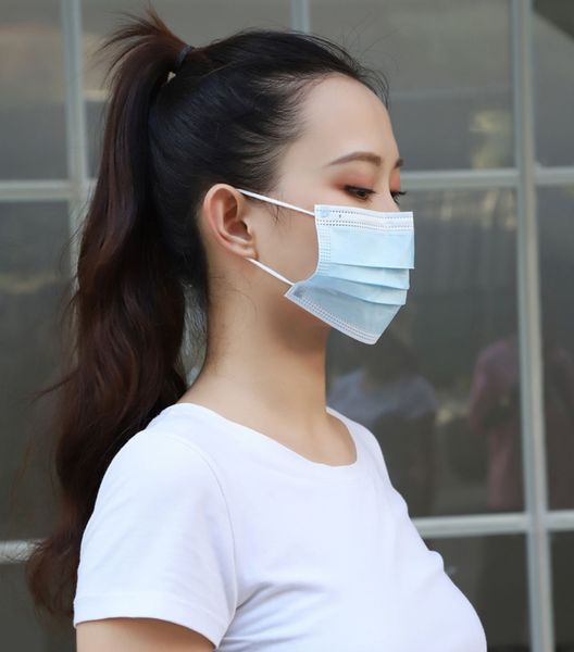 Manufacturer wholesale disposable protective mask independent packaging adult mask ear type three-layer with melt blown cloth breathable dus
Manufacturer wholesale disposable protective mask independent packaging adult mask ear type three-layer with melt blown cloth breathable dus