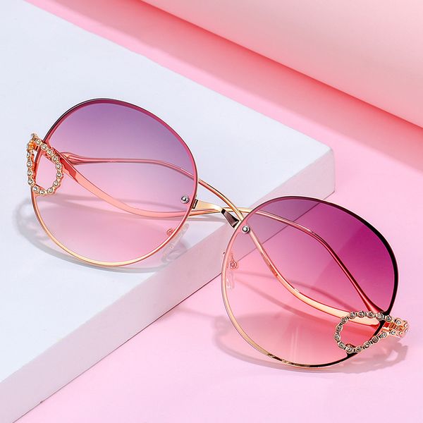 sunglasses women's metal frame lady luxury fashion sun shades gradient glasses for female uv400, White;black
sunglasses women's metal frame lady luxury fashion sun shades gradient glasses for female uv400, White;black