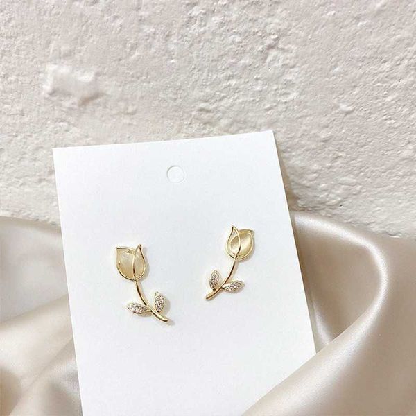 new trend cute opal stone rose flower stud earrings for women delicate micro paved zircon summer date wedding jewelry gift 2020, Golden;silver
new trend cute opal stone rose flower stud earrings for women delicate micro paved zircon summer date wedding jewelry gift 2020, Golden;silver