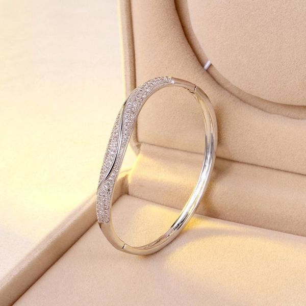 unique cubic zircon lady bracelets europe and america women bracelets trendy girls party ornaments party accessories, Golden;silver
unique cubic zircon lady bracelets europe and america women bracelets trendy girls party ornaments party accessories, Golden;silver