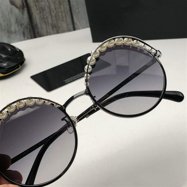fashion pearl sunglasses ch4234 model round full frame simple classic popular style uv400 protection women sunglasses with box, White;black
fashion pearl sunglasses ch4234 model round full frame simple classic popular style uv400 protection women sunglasses with box, White;black