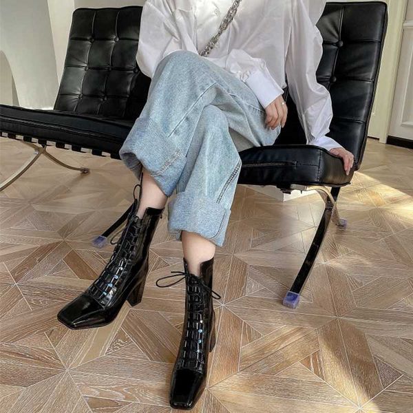 2020 stretch fabric women's boots square toe thick heel zipper cross strap patent leather autumn and winter mid-calf boots, Black
2020 stretch fabric women's boots square toe thick heel zipper cross strap patent leather autumn and winter mid-calf boots, Black