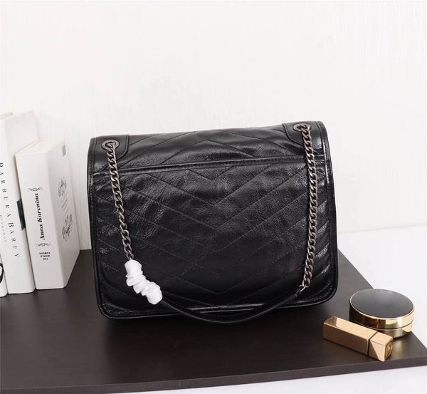 messenger bag oil wax skin designer handbags luxury handbags women bags metal chain handbag fashion leather shoulder bags
messenger bag oil wax skin designer handbags luxury handbags women bags metal chain handbag fashion leather shoulder bags