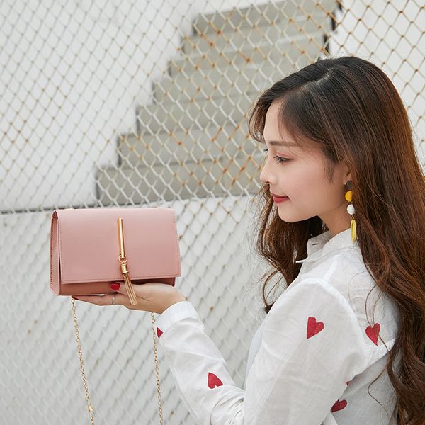 женщины мобильный телефон сумка luxury сумка мягкая кожа pu сумка мода дамы crossbody сумки женские
женщины мобильный телефон сумка luxury сумка мягкая кожа pu сумка мода дамы crossbody сумки женские