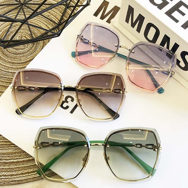 2020 new fashion crystal travel sunglasses women uv protection rimless sun glasses for women pink resin gradient lens oculos, White;black
2020 new fashion crystal travel sunglasses women uv protection rimless sun glasses for women pink resin gradient lens oculos, White;black
