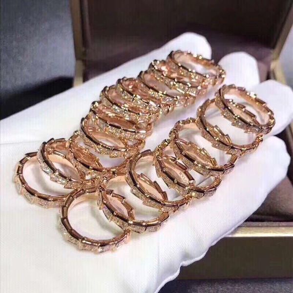 люкс классический дизайнер s925 sterling silver cross кристалл широкий кольцо для женщин ювелирные изделия дизайнер роскошных обручальные ко
люкс классический дизайнер s925 sterling silver cross кристалл широкий кольцо для женщин ювелирные изделия дизайнер роскошных обручальные ко