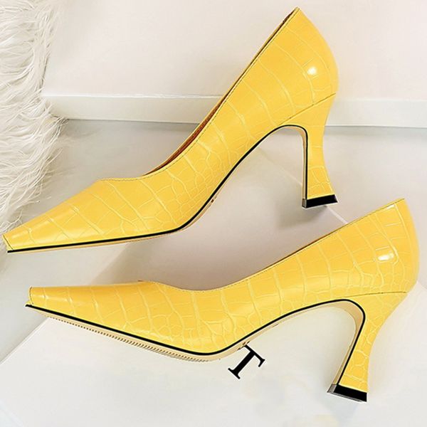 2020 spring scarpins women 7.5cm high heels pumps yellow stone pattern peep toe kitten low heels shoes designer green prom pumps, Black
2020 spring scarpins women 7.5cm high heels pumps yellow stone pattern peep toe kitten low heels shoes designer green prom pumps, Black