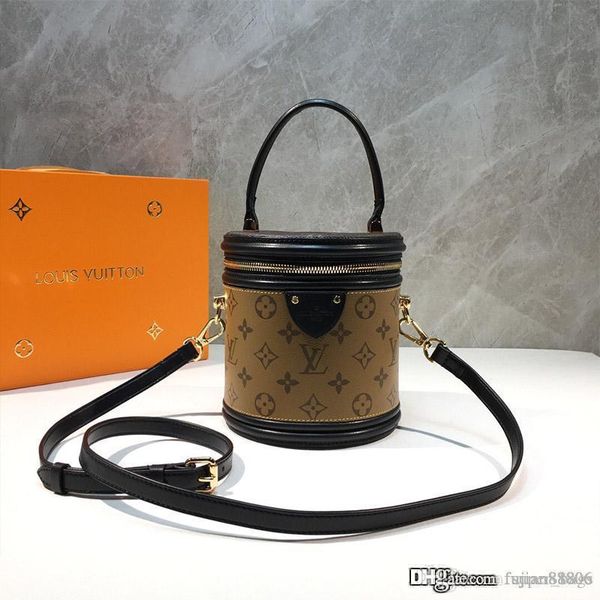 luxury women handbags purses shoulder diagonal handbag leather personality bucket bags brand fashion bag
luxury women handbags purses shoulder diagonal handbag leather personality bucket bags brand fashion bag