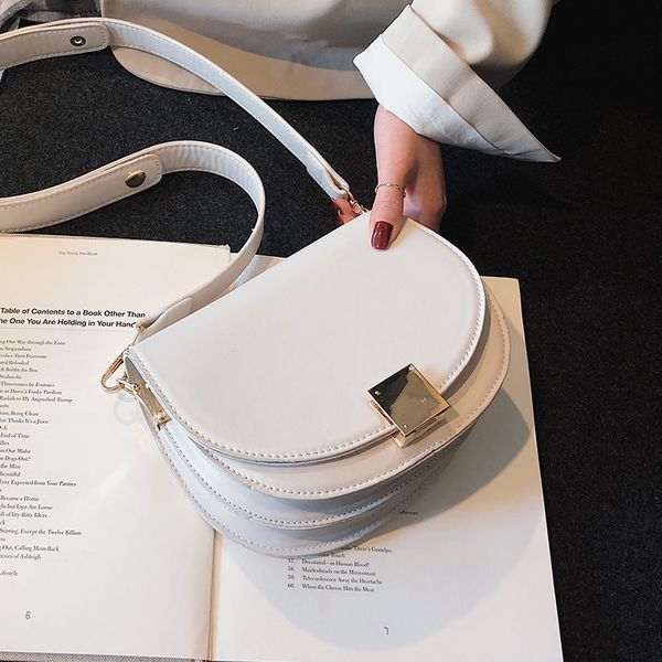 elegant female solid color saddle bag 2020 fashion new quality pu leather women's designer handbag lock shoulder messenger bag
elegant female solid color saddle bag 2020 fashion new quality pu leather women's designer handbag lock shoulder messenger bag
