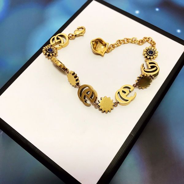 ladies bracelets of european and american fashion neoclassicism brass decorative bracelets wholesale, Golden;silver
ladies bracelets of european and american fashion neoclassicism brass decorative bracelets wholesale, Golden;silver