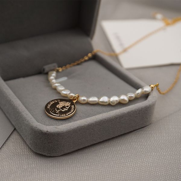 natural baroque irregular pearl necklaces adorned with heart-shaped crosses ladies clavicular chains, Silver
natural baroque irregular pearl necklaces adorned with heart-shaped crosses ladies clavicular chains, Silver