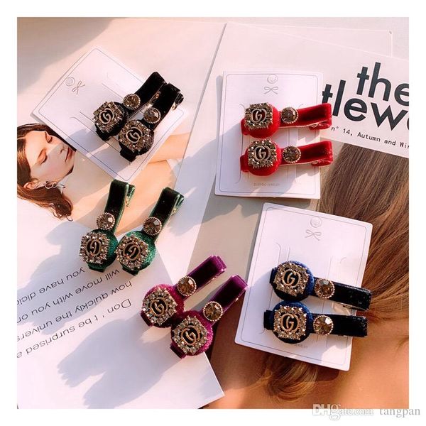 2020 korean customized spring, summer, autumn and winter retro full diamond velvet wild letters duckbill clip liu hai clip hair, Golden;silver
2020 korean customized spring, summer, autumn and winter retro full diamond velvet wild letters duckbill clip liu hai clip hair, Golden;silver