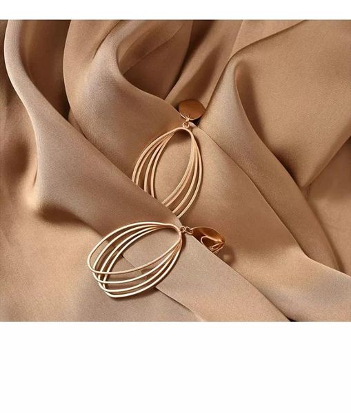 hoop & huggie europe and the hyperbolic curve matte gold earring female 2021 tide niche french senior feeling earrings ear clip r775, Golden;silver
hoop & huggie europe and the hyperbolic curve matte gold earring female 2021 tide niche french senior feeling earrings ear clip r775, Golden;silver