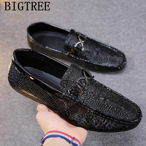 loafers crocodile shoes men patent leather shoes for men black casual sapato social chaussures hommes en cuir luxe
loafers crocodile shoes men patent leather shoes for men black casual sapato social chaussures hommes en cuir luxe