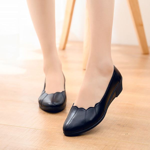 casual flats female summer shoes loafers slip on leather flats woman non-slip concise women, Black
casual flats female summer shoes loafers slip on leather flats woman non-slip concise women, Black
