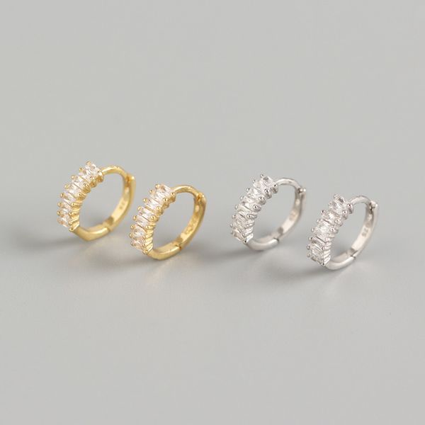Hot S925 Sterling Silver Stud Earrings Inlaid Rectangular Hill Mountain Zirconium Earrings Female Silver Buckle Will
Hot S925 Sterling Silver Stud Earrings Inlaid Rectangular Hill Mountain Zirconium Earrings Female Silver Buckle Will