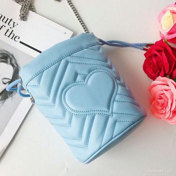designer handbags concise classic handbags designer messenger bags fine and temperament authentic and fashion handbags size 19cmx17cmx17cm
designer handbags concise classic handbags designer messenger bags fine and temperament authentic and fashion handbags size 19cmx17cmx17cm
