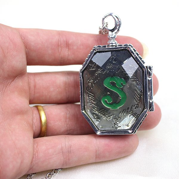 pendant necklaces for 1 pcs s horcrux locket necklace glass box 6*3.5cm chain long wholesale, Silver
pendant necklaces for 1 pcs s horcrux locket necklace glass box 6*3.5cm chain long wholesale, Silver