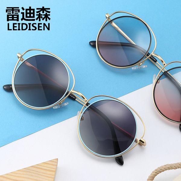 new style polarized sunglasses fashion metal round frame hollow-out glasses retro sunglasses, White;black
new style polarized sunglasses fashion metal round frame hollow-out glasses retro sunglasses, White;black