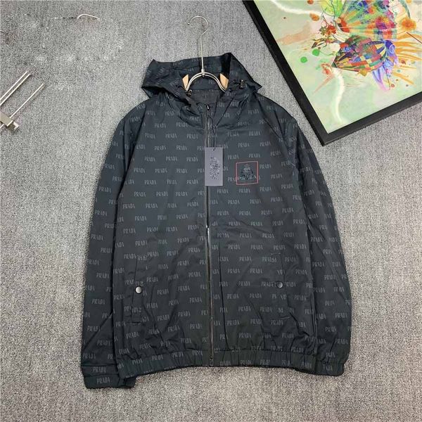 brand designer men's jacket sun protection casual men's jacket letter print lapel zipper two sides wear black windbreaker street w, Black;brown
brand designer men's jacket sun protection casual men's jacket letter print lapel zipper two sides wear black windbreaker street w, Black;brown