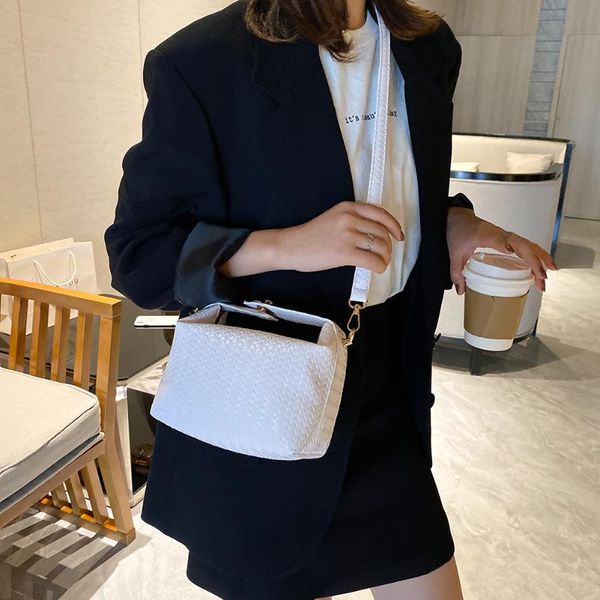путешествия на ремне сумки посыльного тотализаторов плетение pu площади crossbody сумка для женщин популярные простой женский daily сумка
путешествия на ремне сумки посыльного тотализаторов плетение pu площади crossbody сумка для женщин популярные простой женский daily сумка