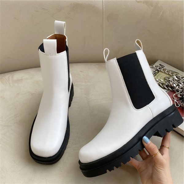 new 2020 style fashion women platform boots round toe thick bottom pu leather waterproof snow boots white black sock
new 2020 style fashion women platform boots round toe thick bottom pu leather waterproof snow boots white black sock