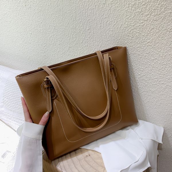 2020 female bag new bag korean version trend female shoulder large capacity portable tote factory direct sales
2020 female bag new bag korean version trend female shoulder large capacity portable tote factory direct sales