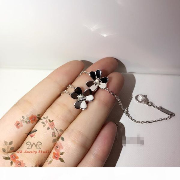 women frivole diamond necklace forever flower pendant man female wedding party necklace, Silver
women frivole diamond necklace forever flower pendant man female wedding party necklace, Silver