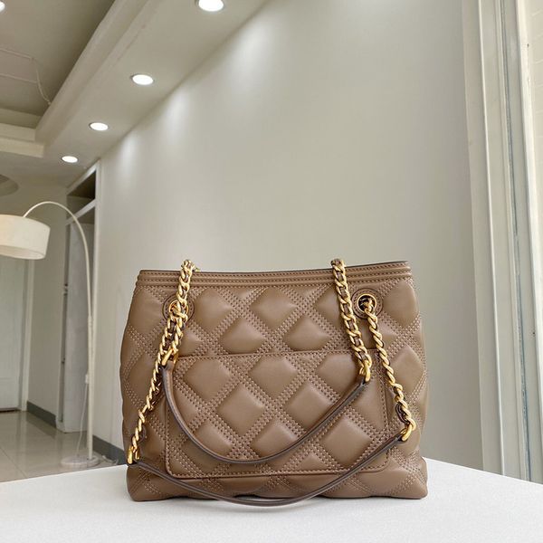 2020 solds womens bags designers handbags purse made of sheepskin handbags real leather crossbody bag cover silver chain women bags
2020 solds womens bags designers handbags purse made of sheepskin handbags real leather crossbody bag cover silver chain women bags