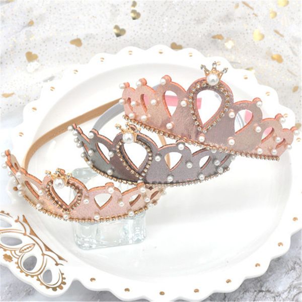 10pcs/lot new fashion pearl crown solid hairband pearls royal style kids headbands shinning crystal crown princess headbands, Slivery;white
10pcs/lot new fashion pearl crown solid hairband pearls royal style kids headbands shinning crystal crown princess headbands, Slivery;white