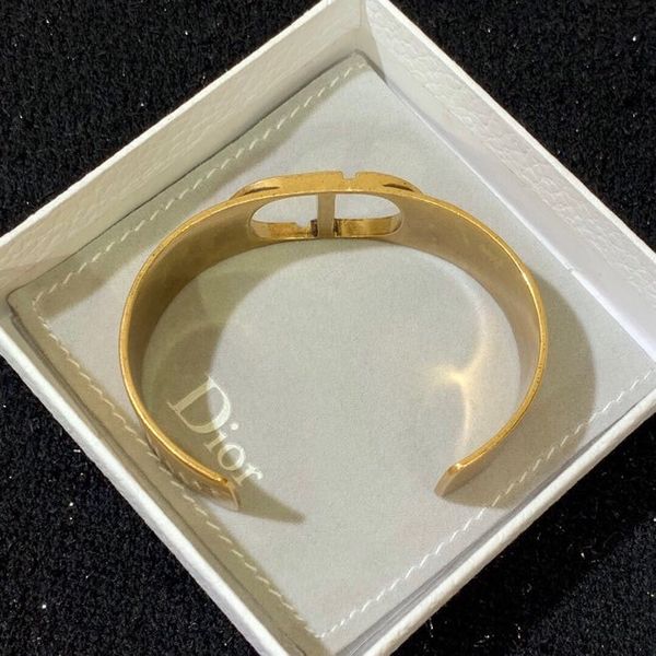 2020 love dual circle pendant rose gold silver color necklace for women vintage collar costume jewelry with original box set z00003, Golden;silver
2020 love dual circle pendant rose gold silver color necklace for women vintage collar costume jewelry with original box set z00003, Golden;silver