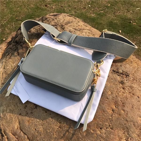 camera bag women's bag single shoulder wide shoulder strap leather versatile small square bag
camera bag women's bag single shoulder wide shoulder strap leather versatile small square bag