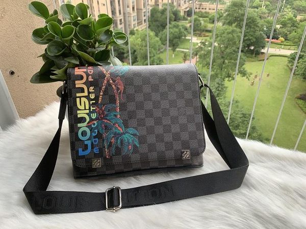 2020 classic fashion men leather messenger bags cross body bag school bookbag shoulder bag briefcase 28cm tablet bag
2020 classic fashion men leather messenger bags cross body bag school bookbag shoulder bag briefcase 28cm tablet bag