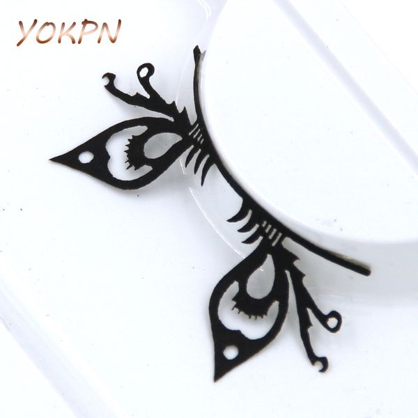 false eyelashes yokpn exaggerated stage makeup with money paper-cut creative arts style
false eyelashes yokpn exaggerated stage makeup with money paper-cut creative arts style