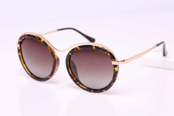 aooko ak7910 new fashion uv protection sunglasses women round oculos de sol apparel accessories eyewear lady ms. sun glasses for women, White;black
aooko ak7910 new fashion uv protection sunglasses women round oculos de sol apparel accessories eyewear lady ms. sun glasses for women, White;black