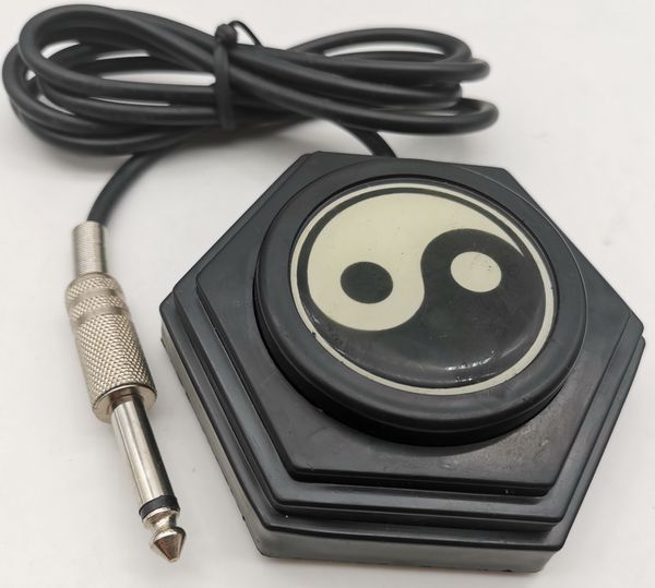 4pcs wholesale black yinyang style tattoo foot pedal switch for tattoo power supply control tattoo footswitch foot pedal
4pcs wholesale black yinyang style tattoo foot pedal switch for tattoo power supply control tattoo footswitch foot pedal