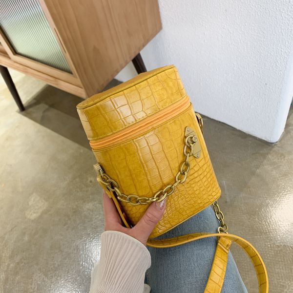 mini bucket new fashion mini ins retro bag chain portable messenger womens handbags and purses women bag designer bags
mini bucket new fashion mini ins retro bag chain portable messenger womens handbags and purses women bag designer bags